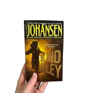 Blind Alley by Iris Johansen
